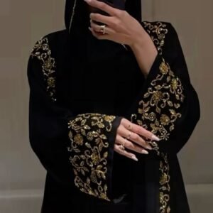 modern vs traditional abaya